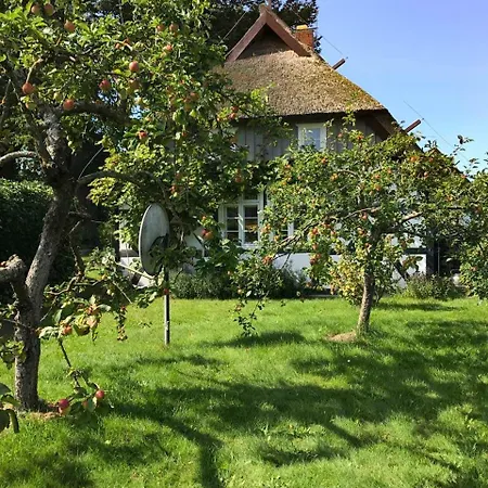 Ferienhaus Alte Fischerei _ Kapitaensstube Ostseeheilbad Zingst